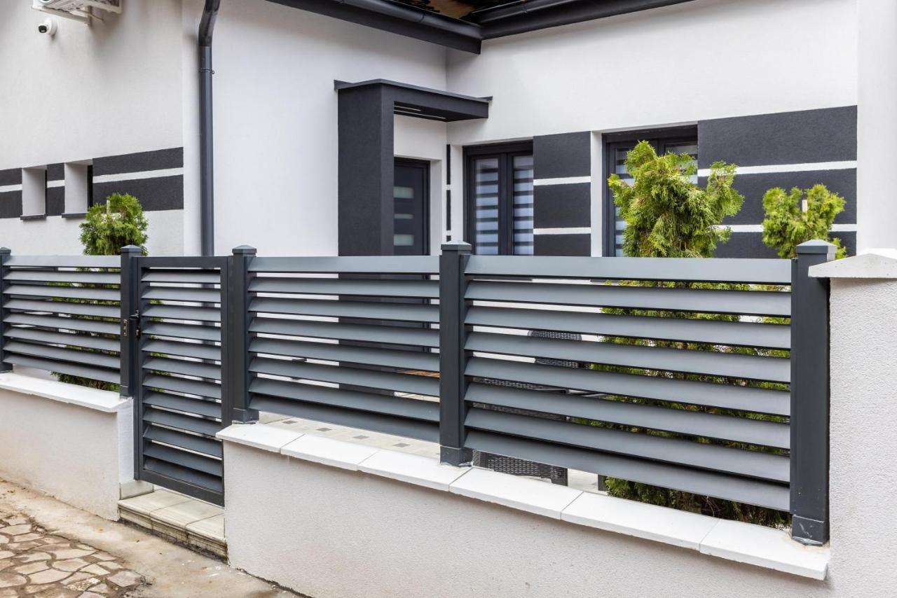 Rubikon Free Parking Apartmani Dusanovac Экстерьер фото