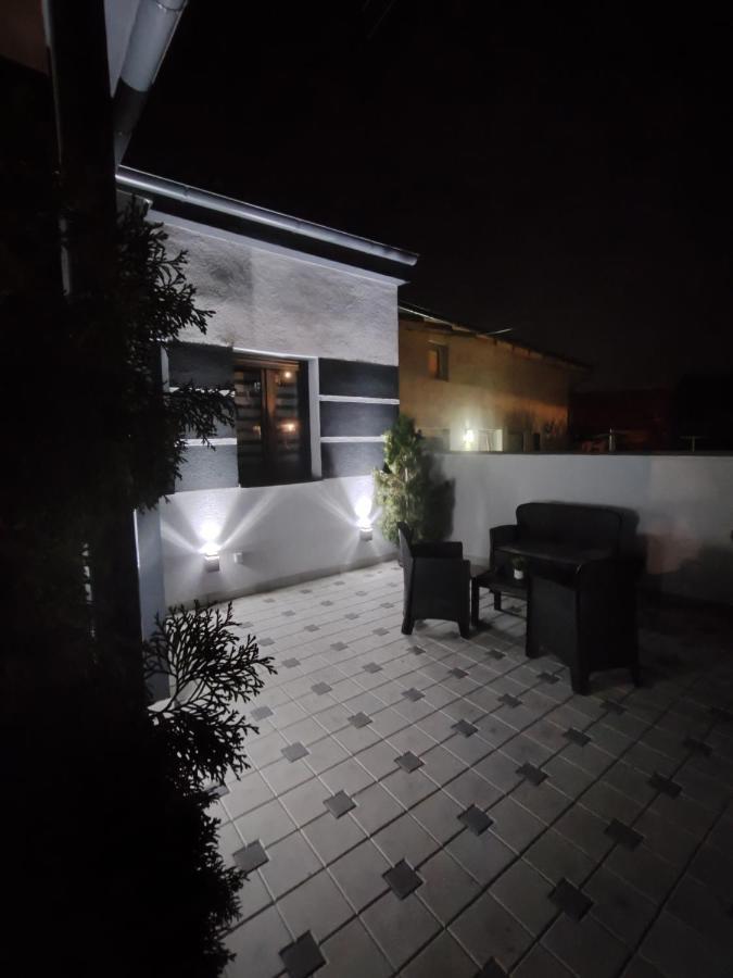 Rubikon Free Parking Apartmani Dusanovac Экстерьер фото